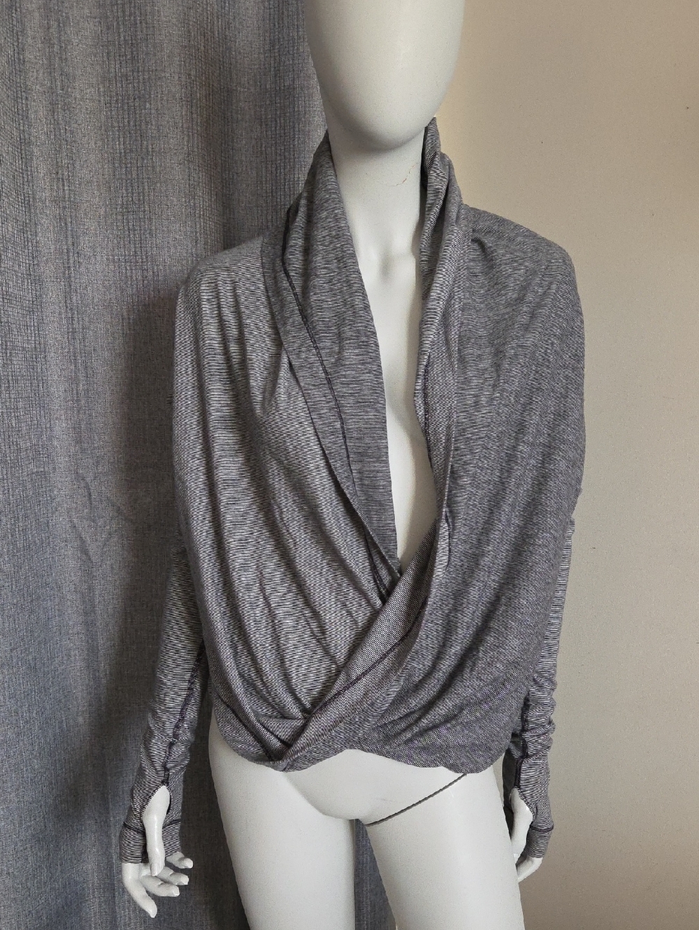 lululemon athletica Iconic Heather Gray Striped Long Sleeve Infinity Shawl